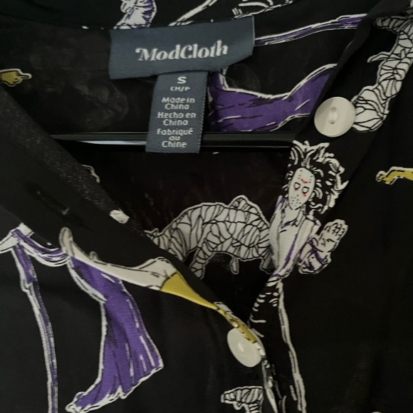 ModCloth Women’s Zombie Halloween Button Down Blouse Size Small NWT - Picture 3 of 4